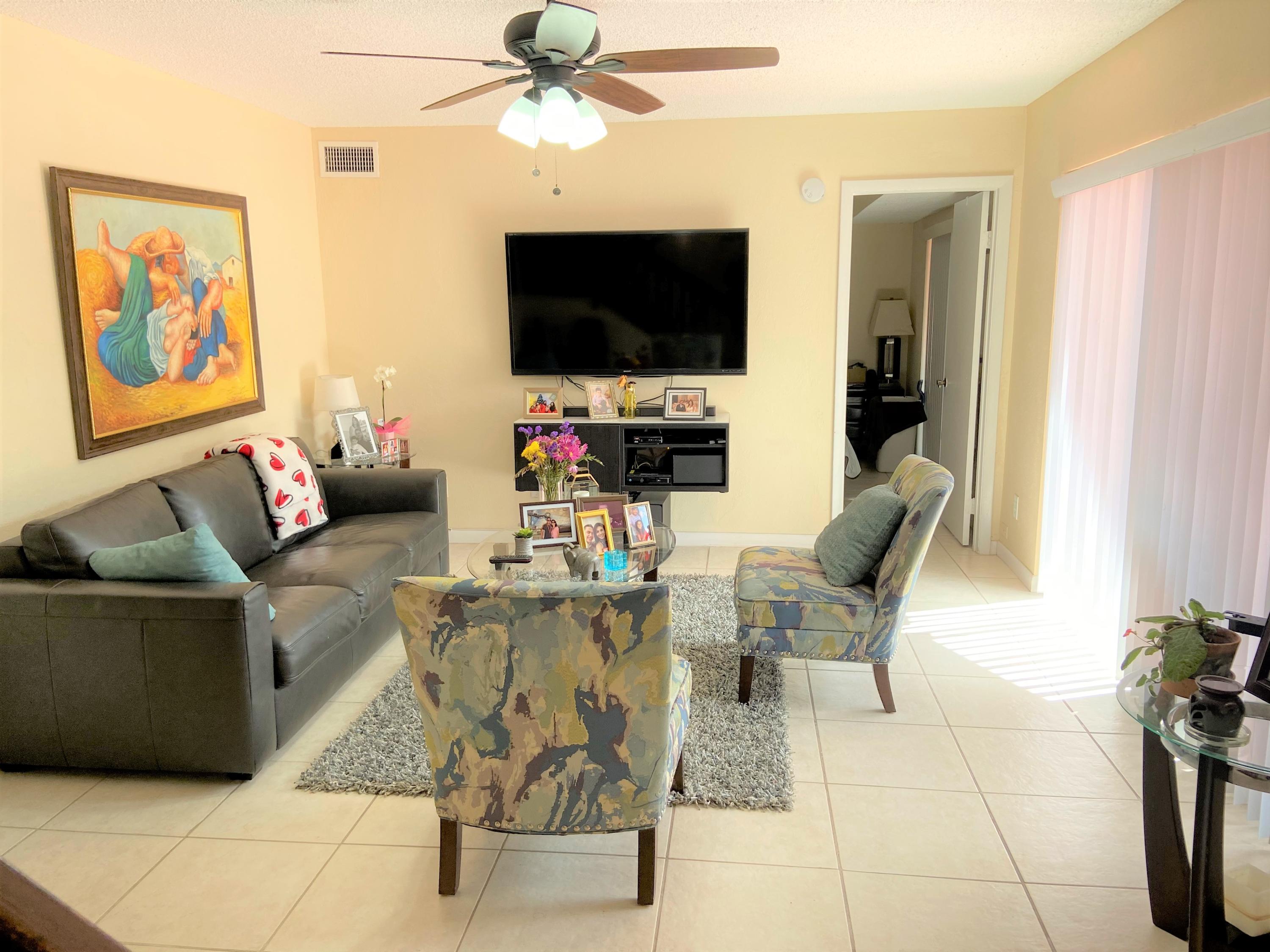 8541 Boca Rio Drive Boca Raton, FL 33433 - Photo 5 of 28 Living Room