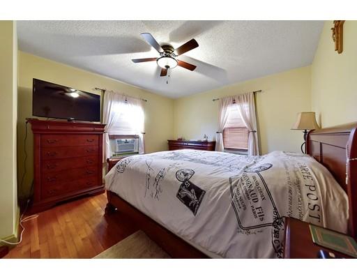 105 Victoria Street Springfield, MA 01104 - Photo 9 of 15 Gallery Image 9