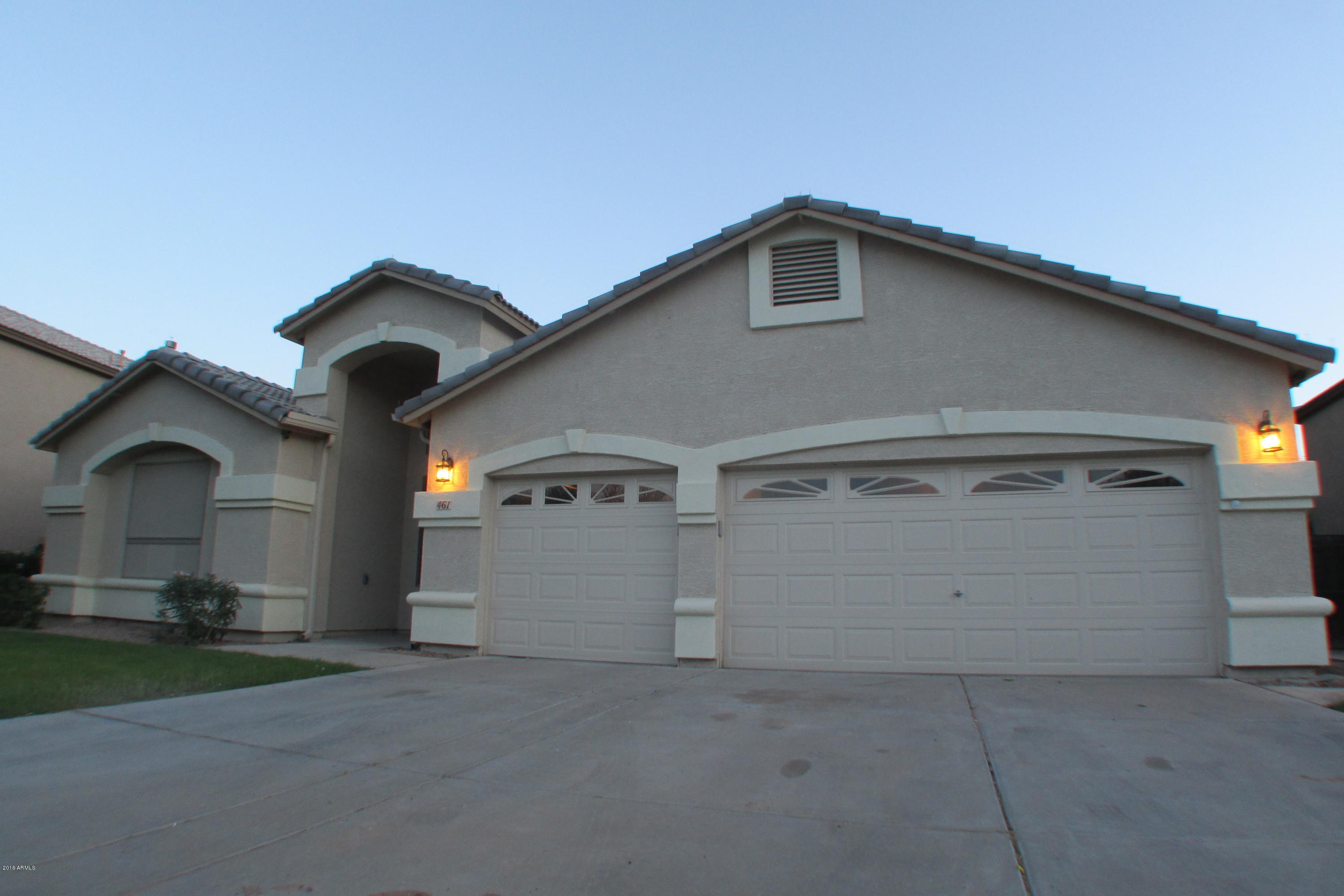 461 West Merrill Avenue Gilbert, AZ 85233 - Photo 2 of 23 IMG_6964