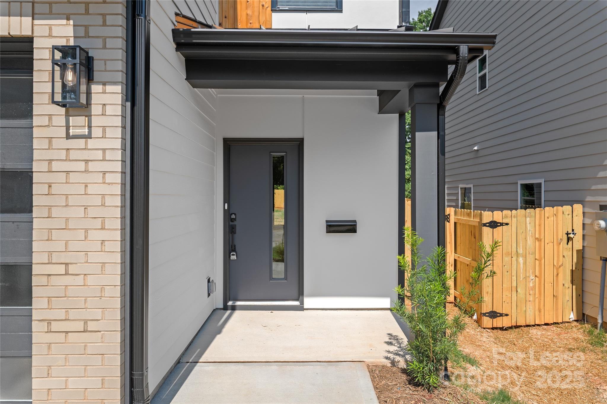 2011 Wilson Avenue Charlotte, NC 28208 - Photo 4 of 35