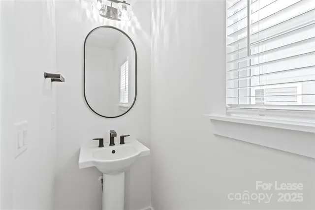 $2,425 | 2011 Wilson Avenue, Charlotte, NC 28208