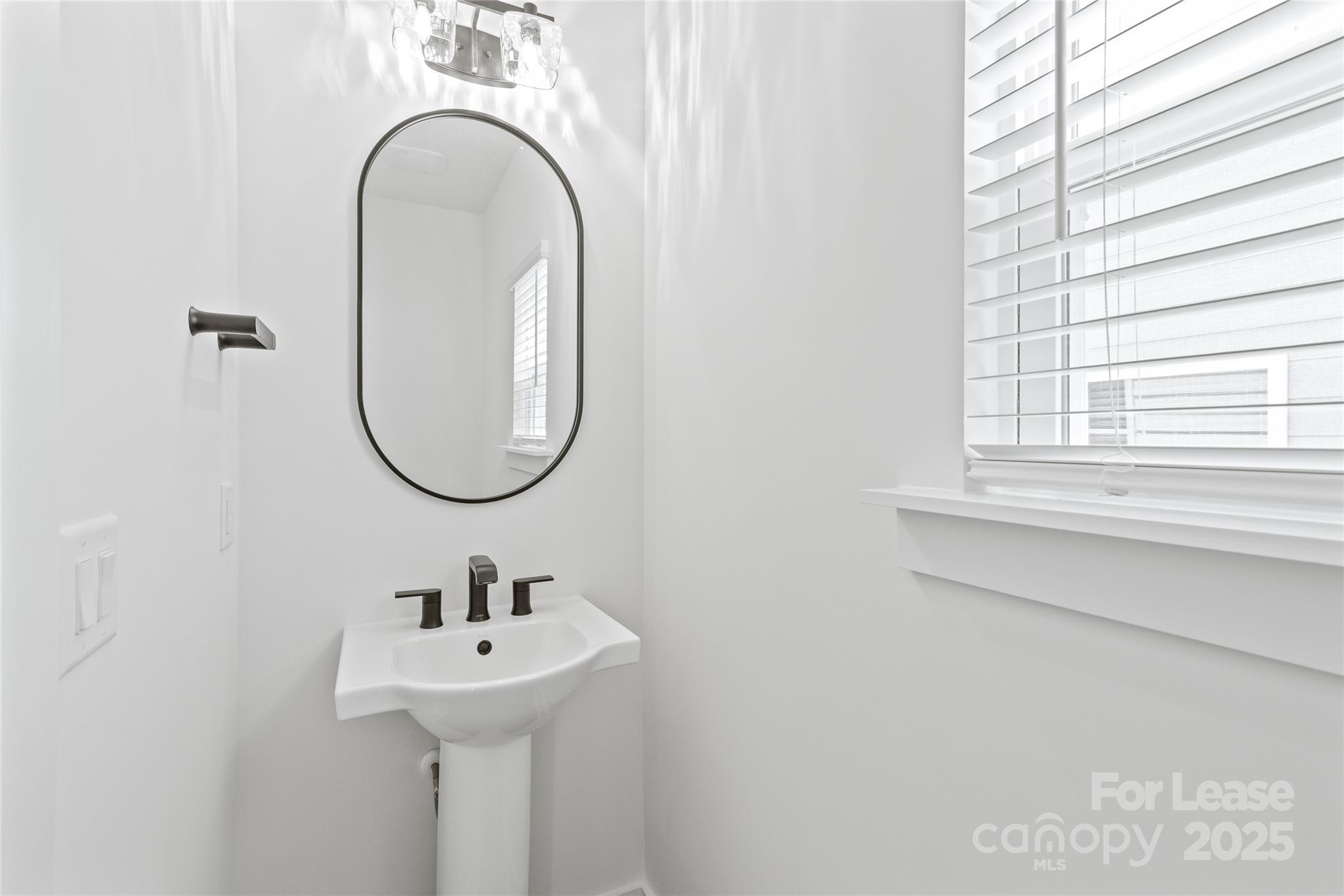 2011 Wilson Avenue Charlotte, NC 28208 - Photo 6 of 35