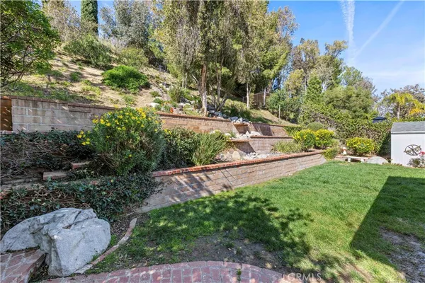 $825,000 | 27061 Alabastro Drive, Valencia, CA 91354