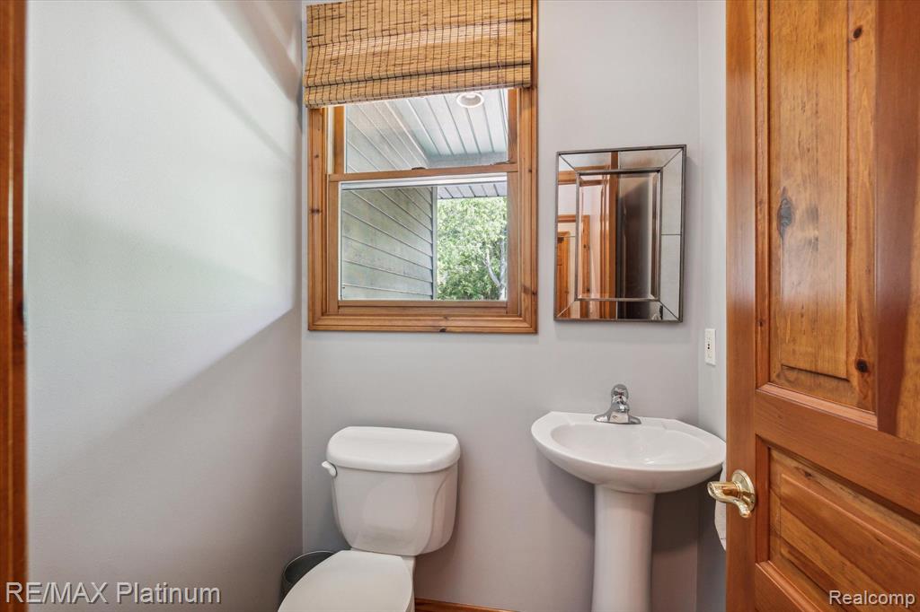 17095 Rosehill Road Pinckney, MI 48169 - Photo 20 of 57