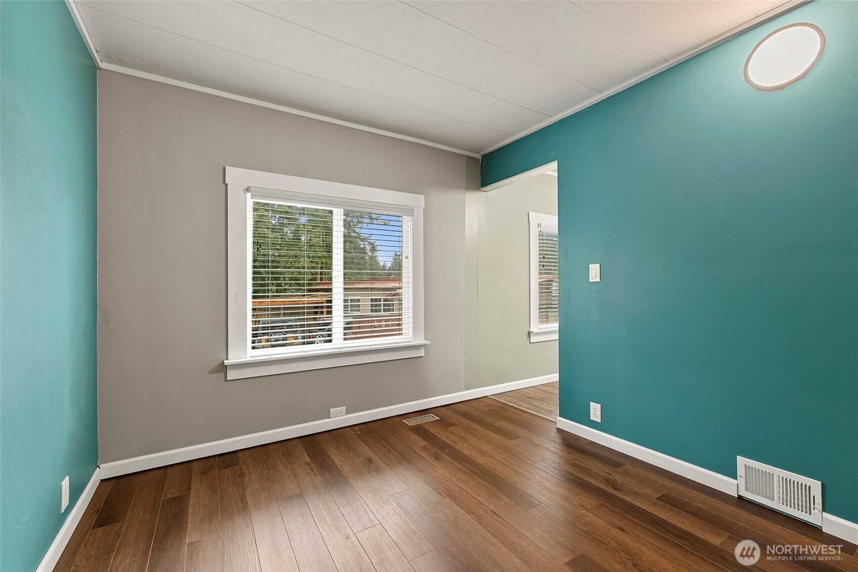 23121 Edmonds Way, Unit 1 Edmonds, WA 98020 - Photo 8 of 24 Gallery Image 8