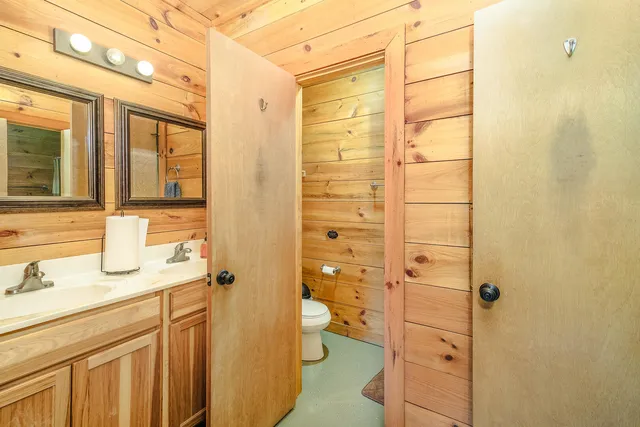 a picture of a bench in a window