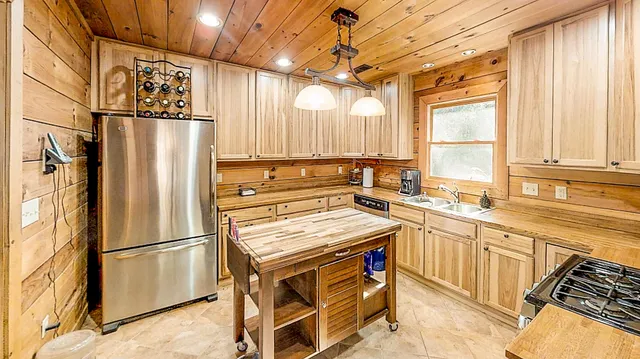 $2,440,000 | 57 Hemlock Ridge Lane, Catawba, VA 24070