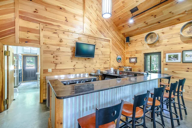 $2,440,000 | 57 Hemlock Ridge Lane, Catawba, VA 24070