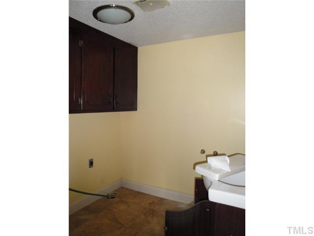 4377 Barber Mill Road Clayton, NC 27520 - Photo 9 of 11 Laundry Room