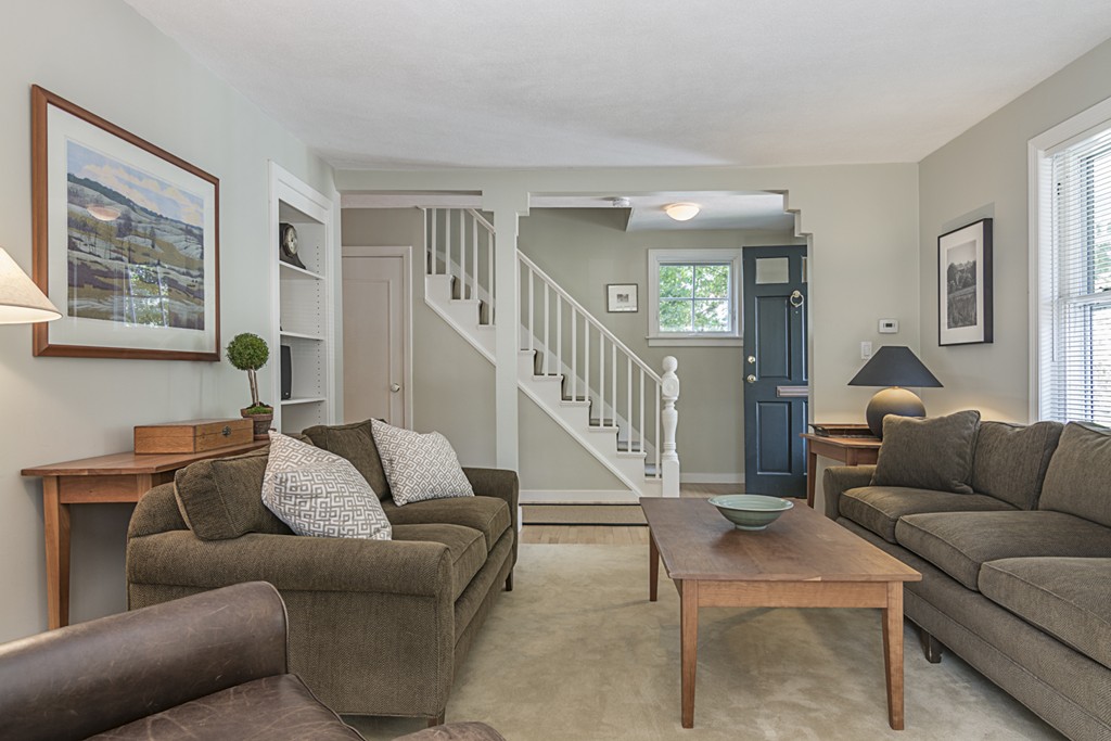 16 Lake Street Lexington, MA 02421 - Photo 3 of 24