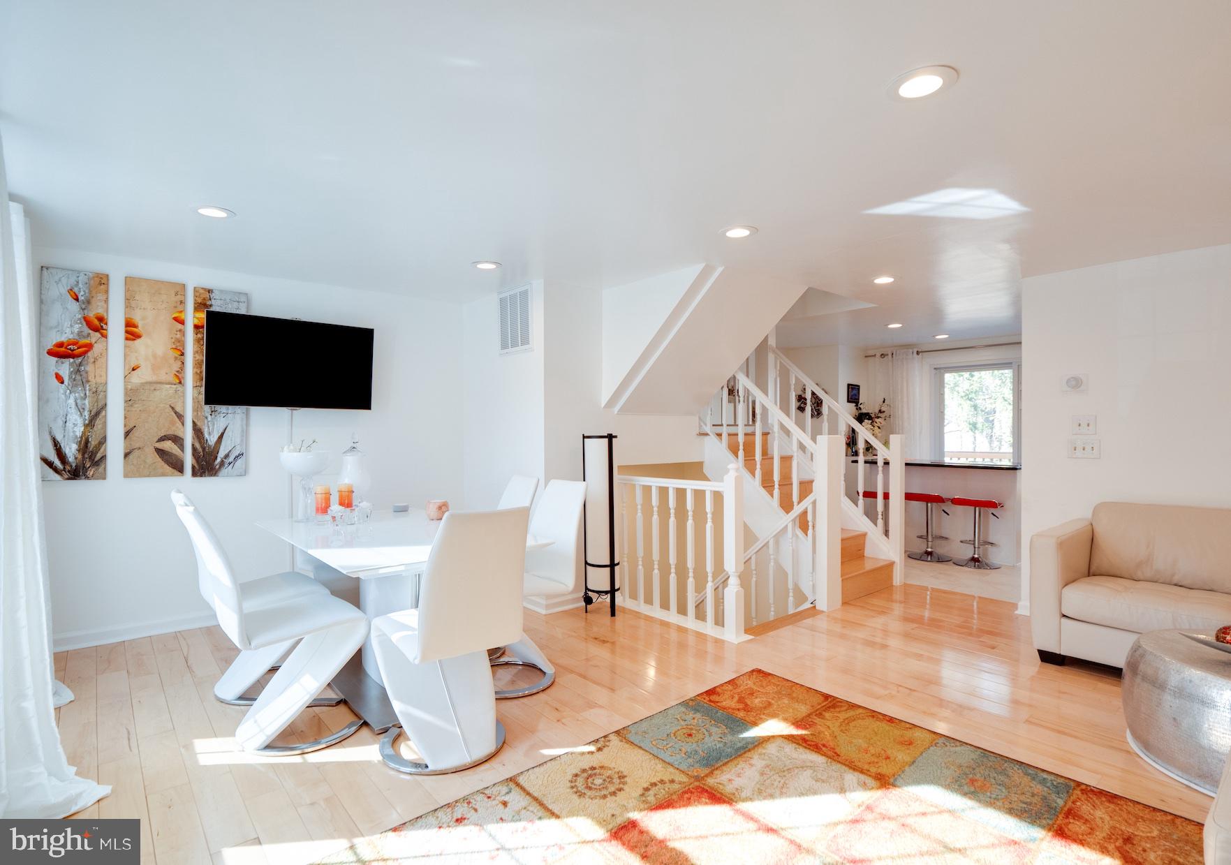 1677 Bayfield Way Reston, VA 20194 - Photo 25 of 47 Entry Level