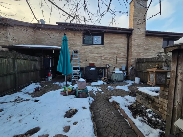 $275,000 | 257 Dover Drive, Des Plaines, IL 60018