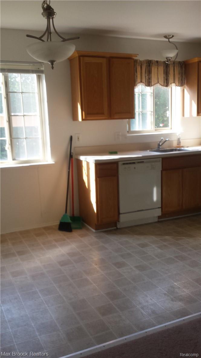 454 Romeo Road, Unit 211 Rochester, MI 48307 - Photo 11 of 13 20180824_094208 (1).jpg