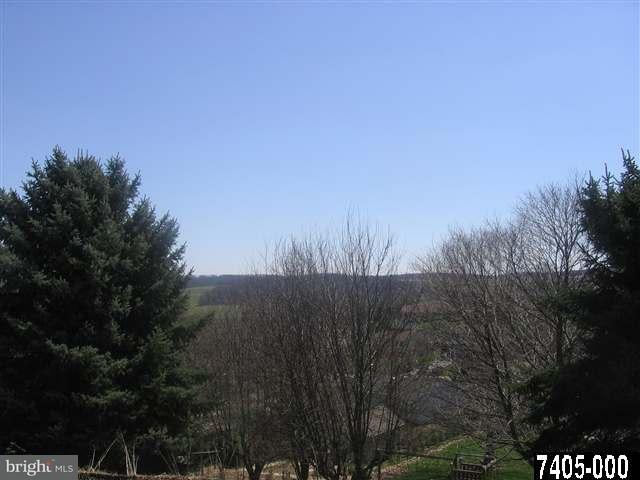 101 Old Orchard Road York, PA 17403 - Photo 3 of 11 Gallery Image 3