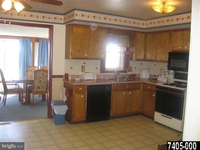 101 Old Orchard Road York, PA 17403 - Photo 4 of 11 Gallery Image 4