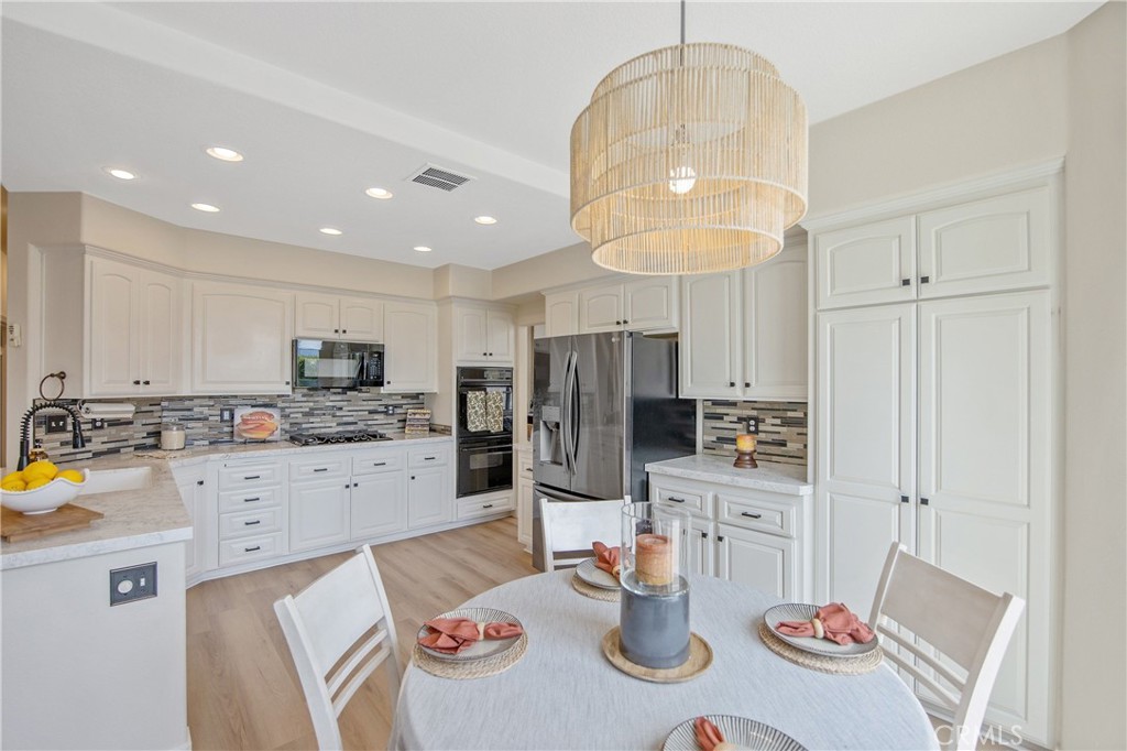 25654 Shaw Place Stevenson Ranch, CA 91381 - Photo 18 of 75