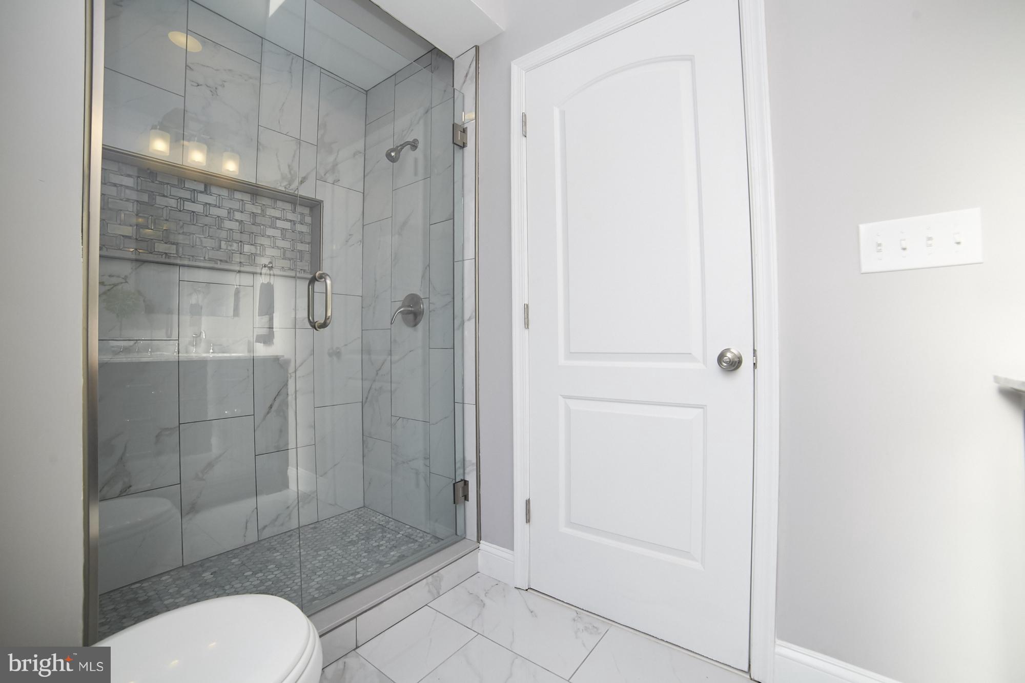 4604 Ridge Avenue Baltimore, MD 21227 - Photo 20 of 29 Bath (Master)
