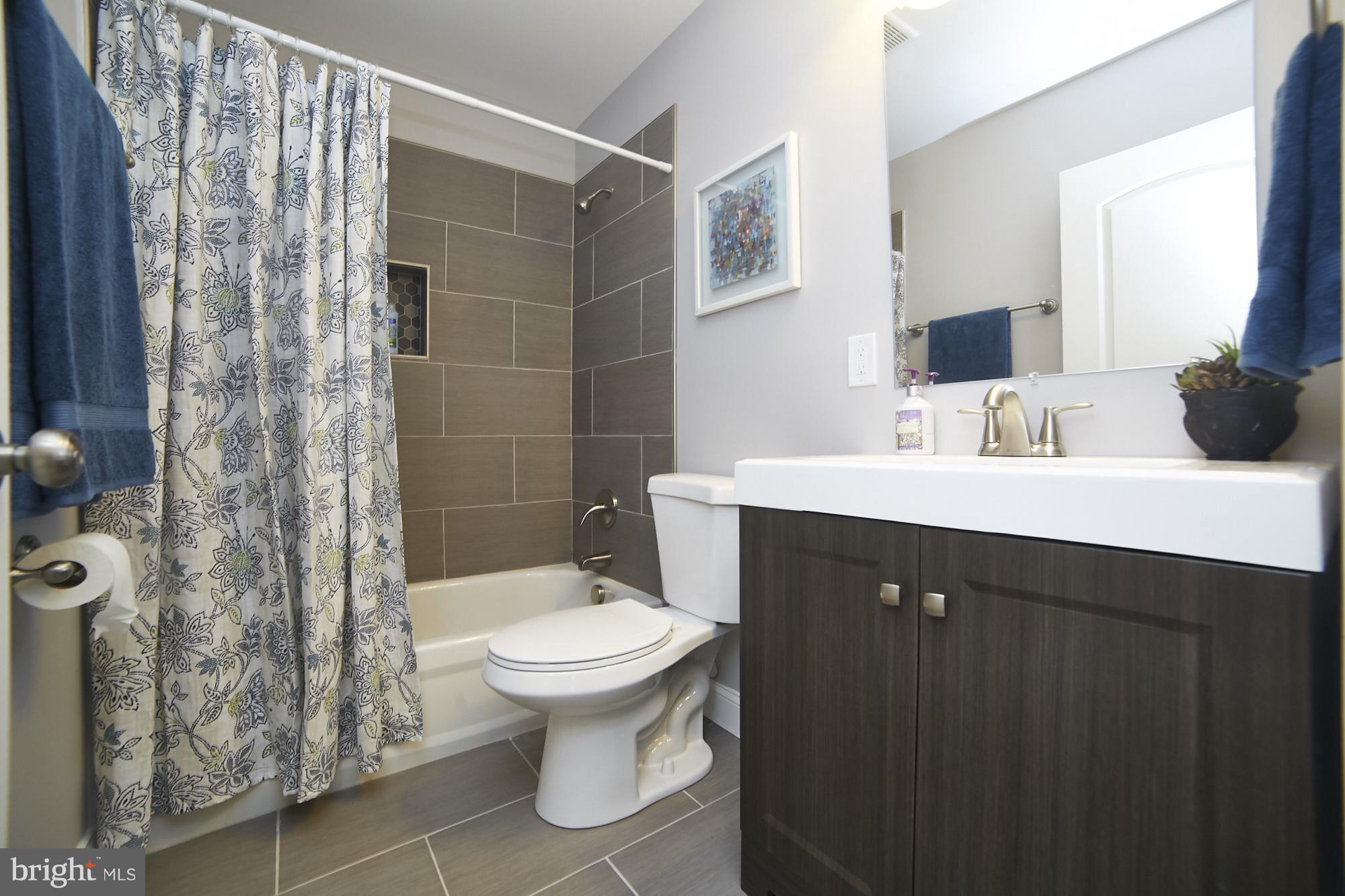 4604 Ridge Avenue Baltimore, MD 21227 - Photo 25 of 29 Bath