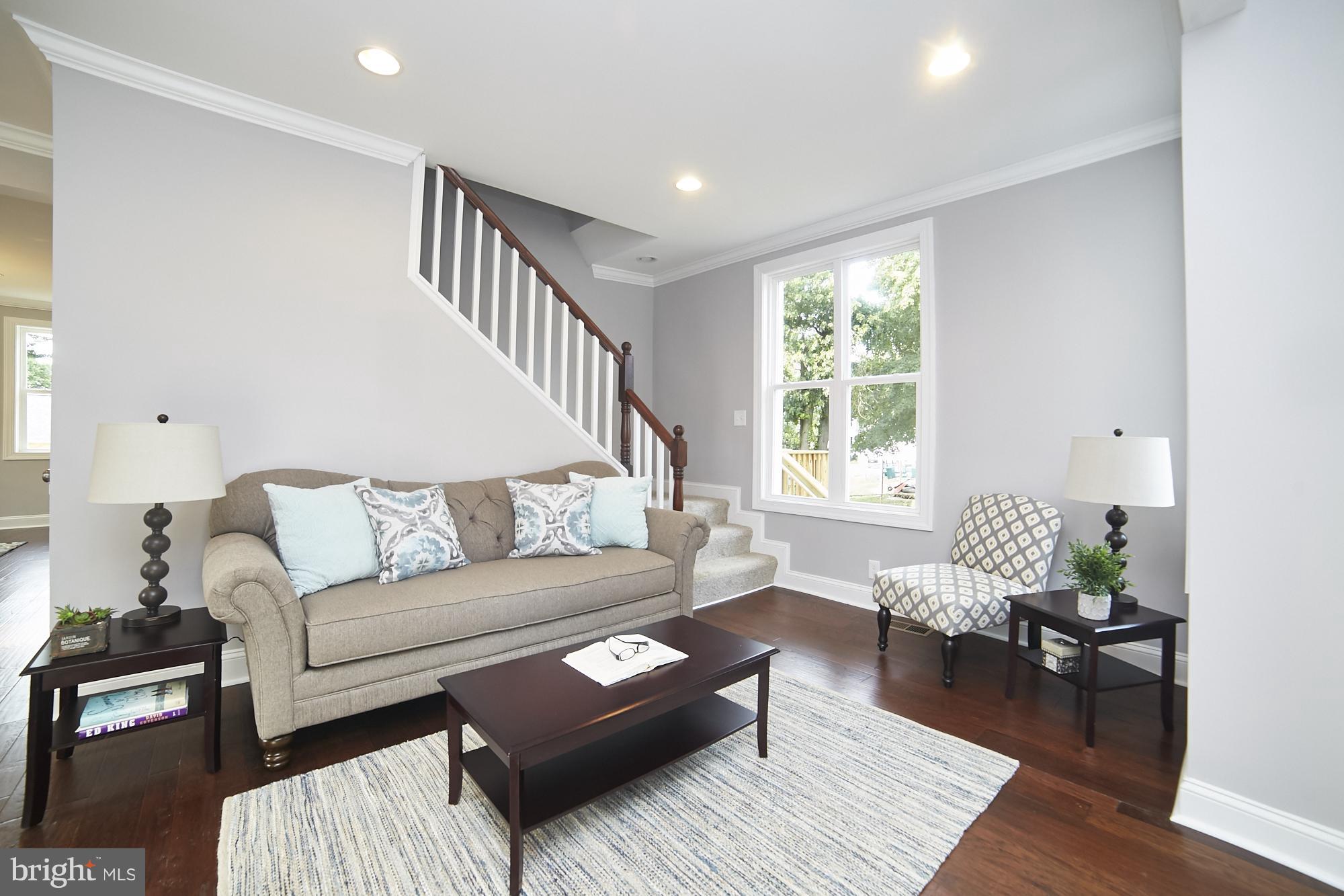 4604 Ridge Avenue Baltimore, MD 21227 - Photo 6 of 29 Living Room