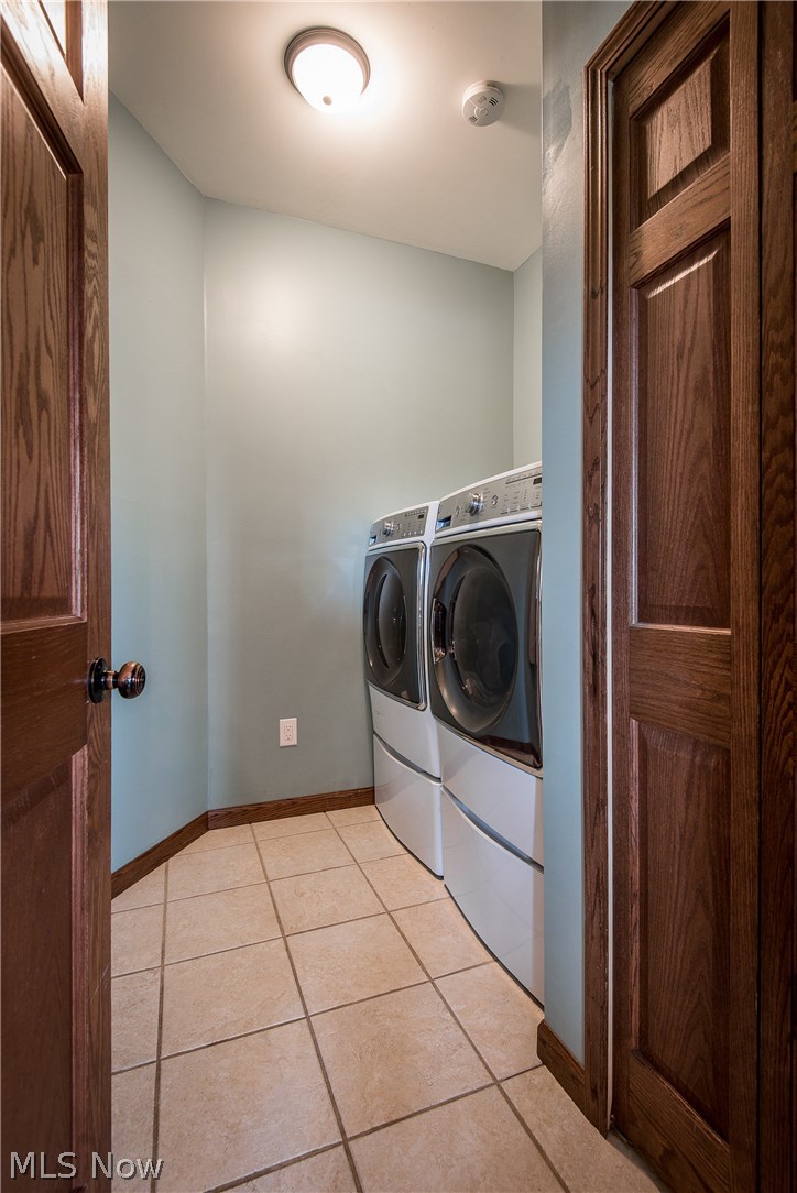 6144 Smith Road Southwest Navarre, OH 44662 - Photo 22 of 35 1st floor laundry