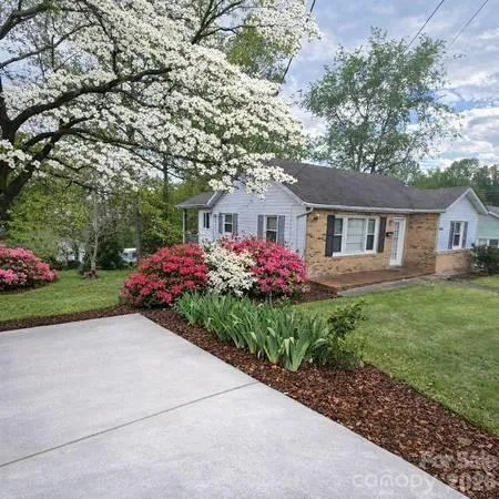 $190,000 | 376 State Street, Marion, NC 28752