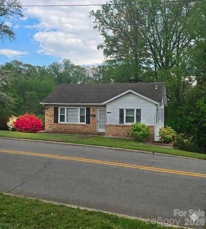 376 State Street Marion, NC 28752 - Photo 2 of 25