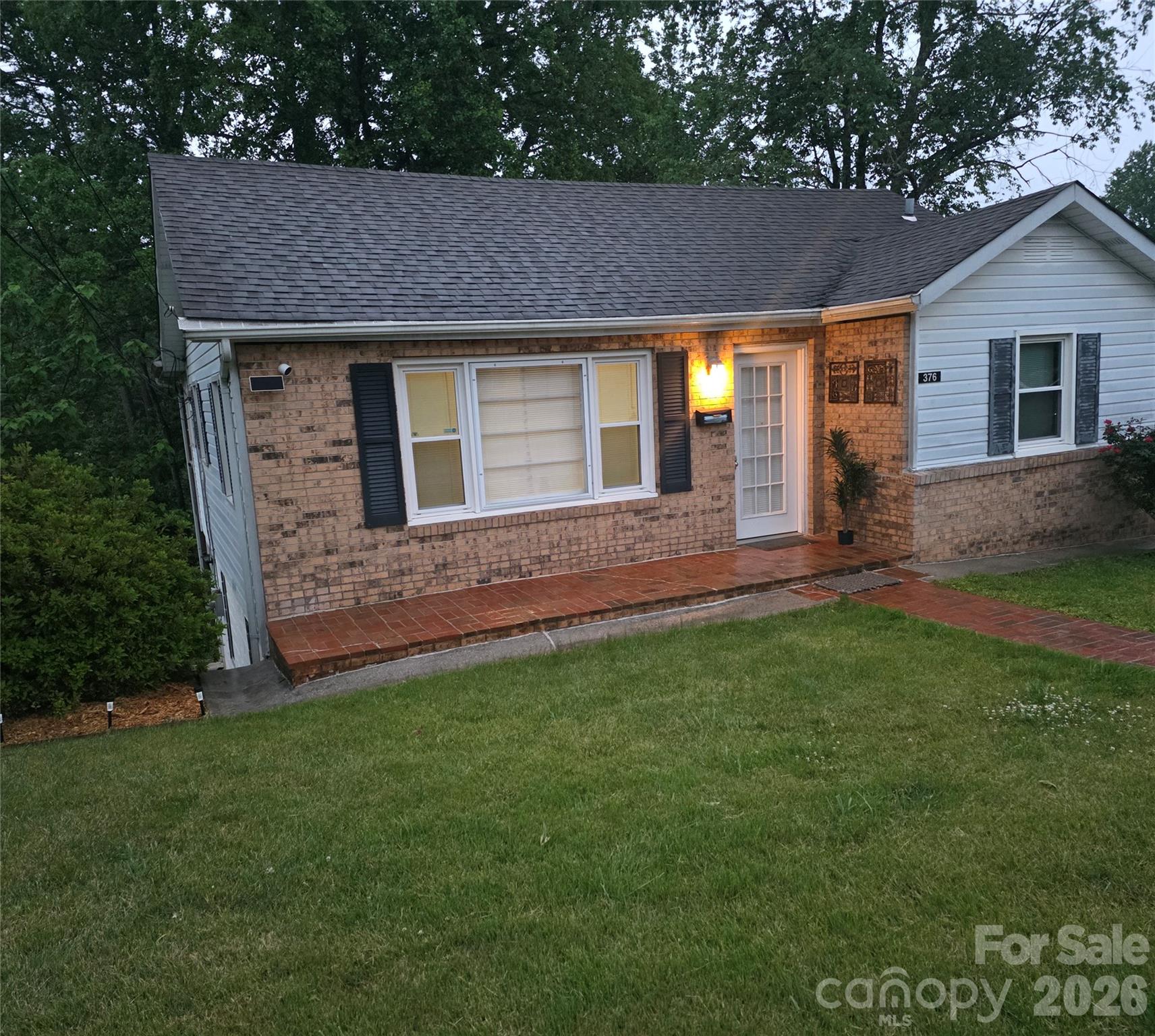 376 State Street Marion, NC 28752 - Photo 4 of 33