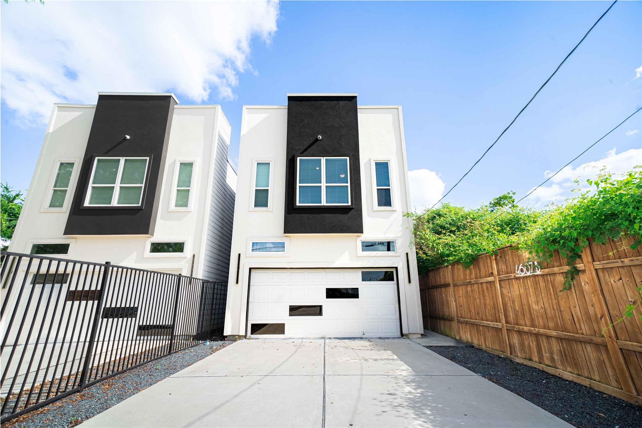 4607 Nolda Street, Unit B Houston, TX 77007 - Photo 1 of 14 Beautiful elevation with a nicely sized driveway.