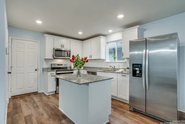 $1,899 | 10334 Big Four, Converse, TX 78109