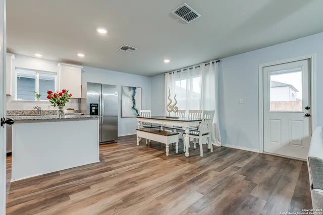 $1,899 | 10334 Big Four, Converse, TX 78109