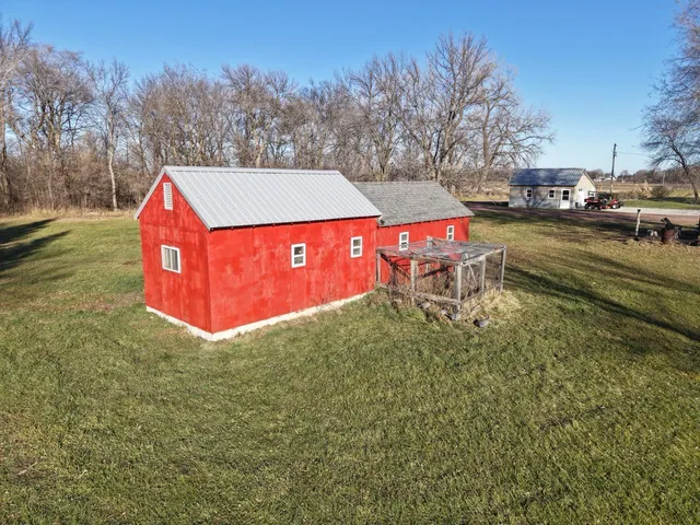 $429,000 | 11584 County Highway, Revere, MN 56166