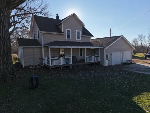 $429,000 | 11584 County Highway, Revere, MN 56166