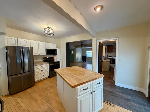 $429,000 | 11584 County Highway, Revere, MN 56166