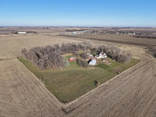 $429,000 | 11584 County Highway, Revere, MN 56166