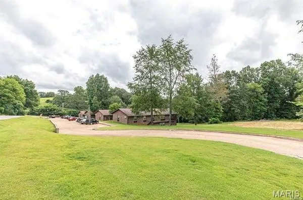 $1,700,000 | 1020 East Washington Street, Doniphan, MO 63935