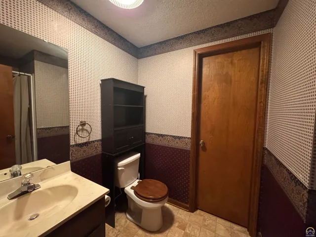 $374,950 | 3630 Southwest Kings Forest Road, Topeka, KS 66610