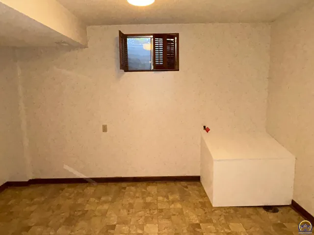 $374,950 | 3630 Southwest Kings Forest Road, Topeka, KS 66610