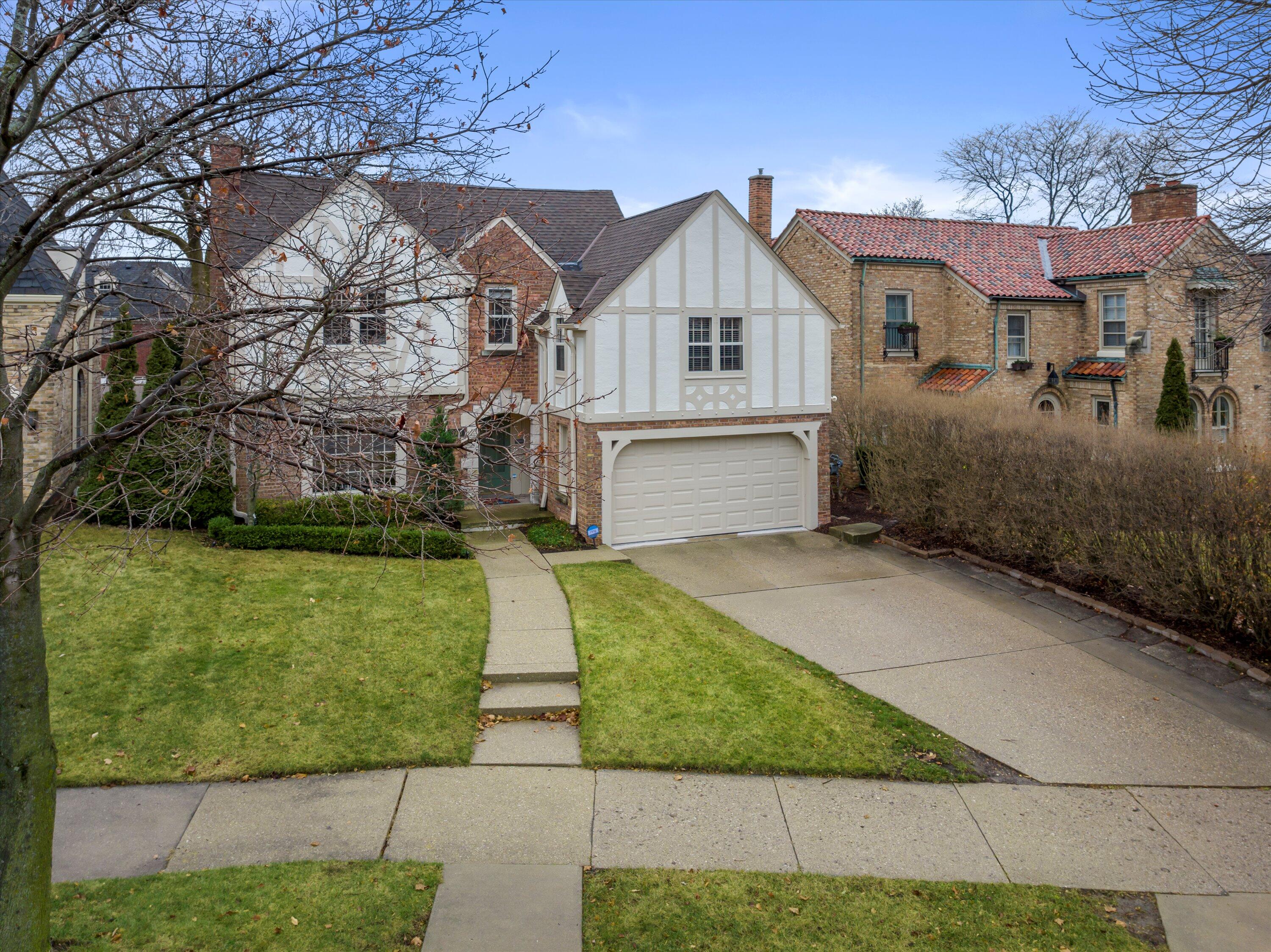 3916 North Ridgefield Circle Shorewood, WI 53211 - Photo 41 of 53 08-DJI_20231202115120_0435_D