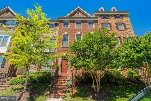 $3,500 | 22595 Willington Square, Ashburn, VA 20148