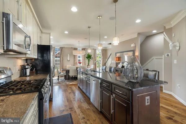 $3,500 | 22595 Willington Square, Ashburn, VA 20148
