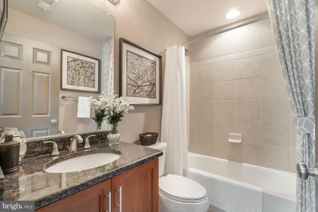 $3,500 | 22595 Willington Square, Ashburn, VA 20148