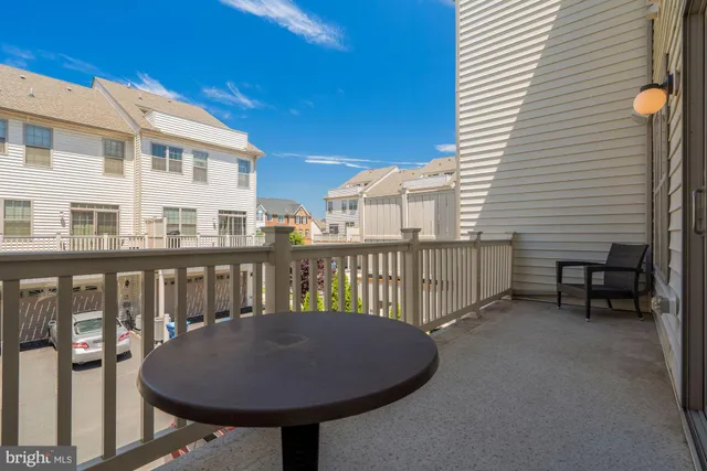 $3,500 | 22595 Willington Square, Ashburn, VA 20148