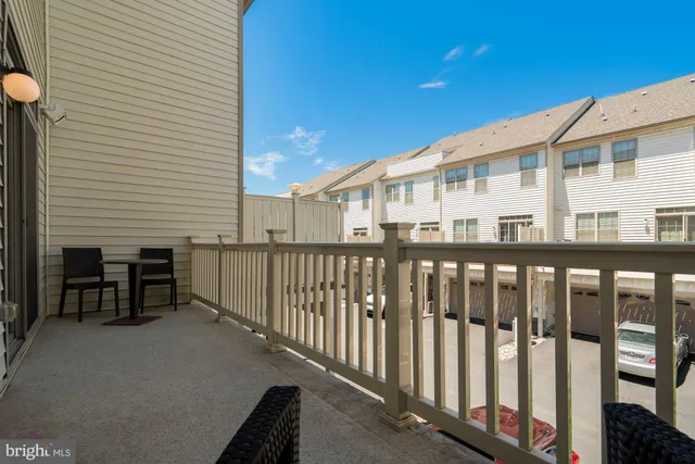 $3,500 | 22595 Willington Square, Ashburn, VA 20148