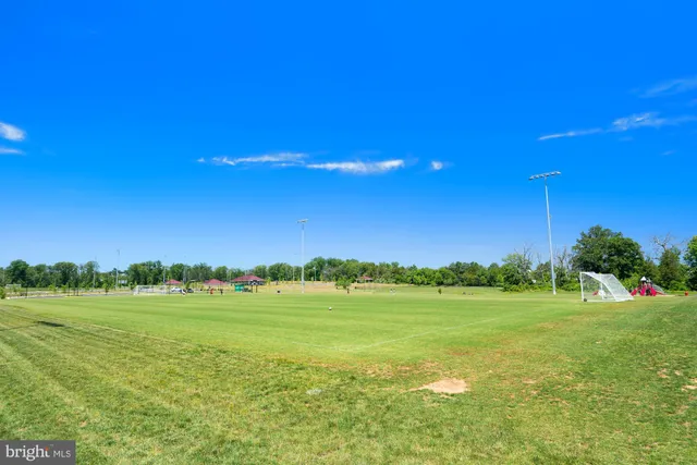 $3,500 | 22595 Willington Square, Ashburn, VA 20148