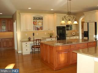 1005 Whitegate Road Wayne, PA 19087 - Photo 4 of 6