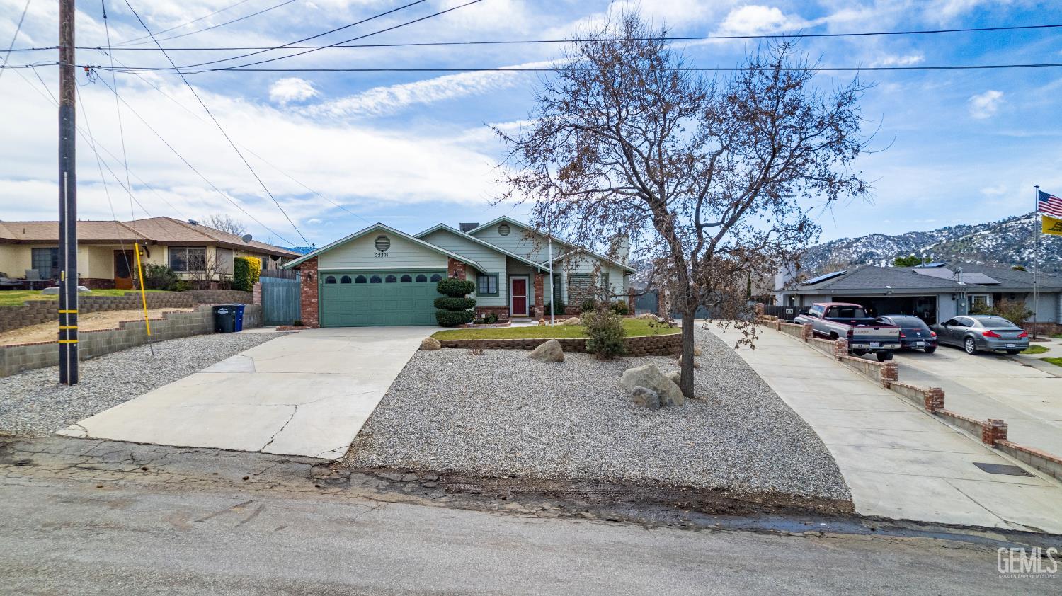 Undisclosed Address Tehachapi, CA 93561 - Photo 35 of 38 a view of a house with entertaining space