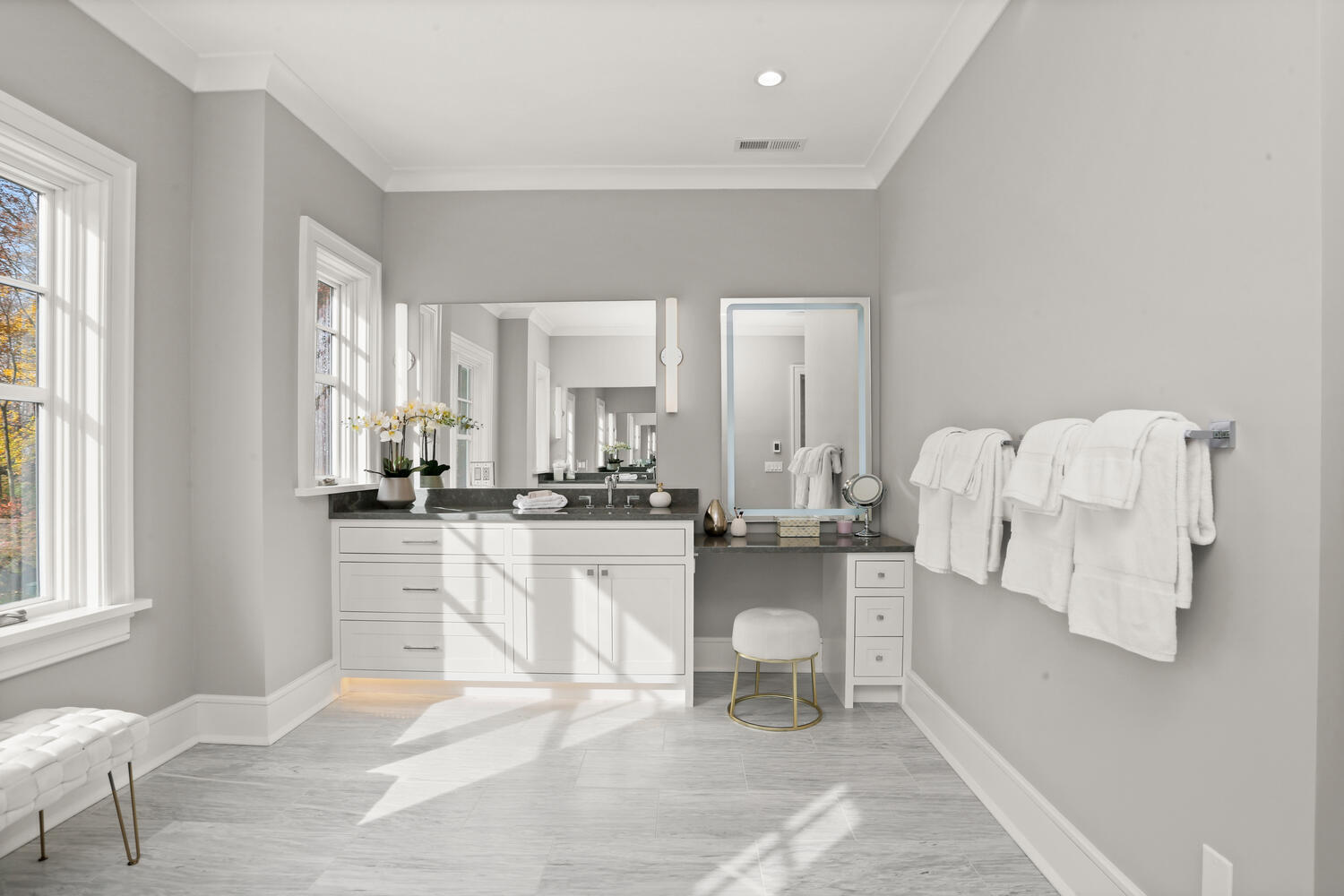 24 Country Club Road New Canaan, CT 06840 - Photo 33 of 43 a large white kitchen with a large window