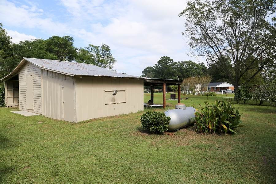 146 Galilee Road Smithfield, NC 27577 - Photo 24 of 25 Outbuilding storage