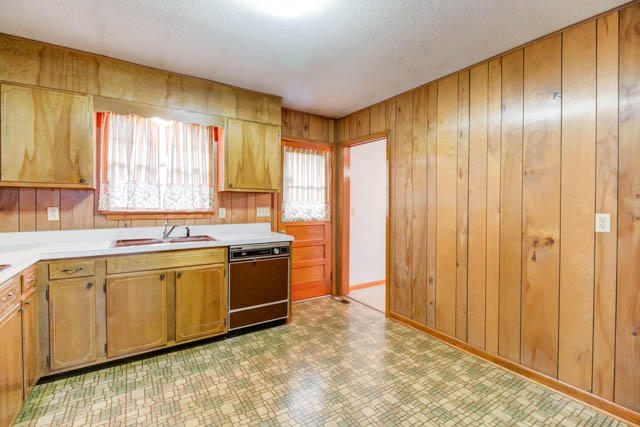 323 Frawley Road East Ridge, TN 37412 - Photo 10 of 29 IMG_1326_HDR.jpg