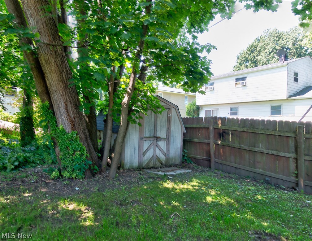 1572 Hubbard Road Madison, OH 44057 - Photo 25 of 28